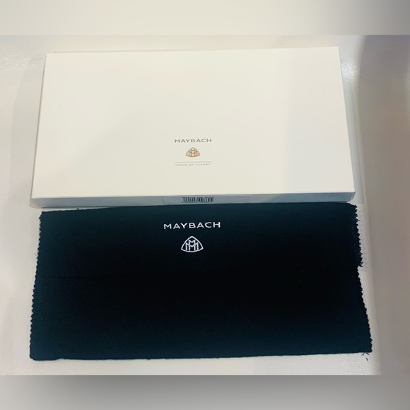 New MAYBACH Make-UP Bag - Picture 10 of 10